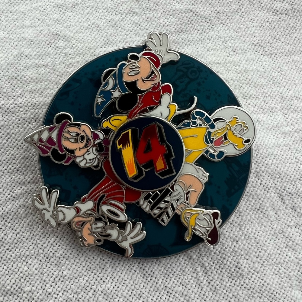Dated 2014 Fab 5 Disney Spinner Pin